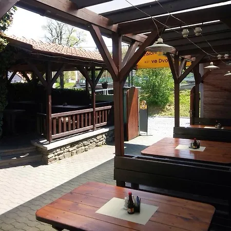 Gasthof Ve Dvorku *