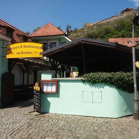 Gasthof Ve Dvorku