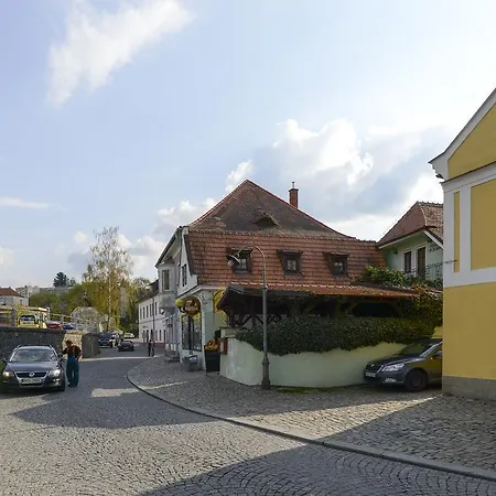 Gasthof Ve Dvorku