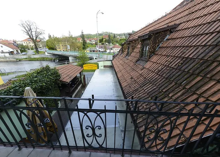 Ve Dvorku Πανσιόν Český Krumlov